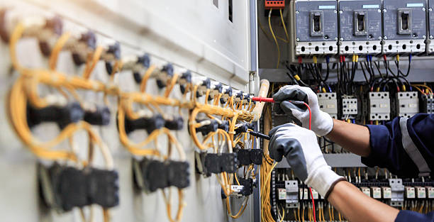 Professional Electrician technician working in Stony Brook University, NY